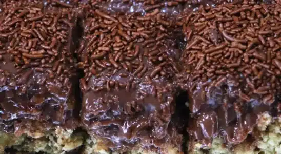 Bolo formigueiro que derrete na boca: receita deliciosa, fácil e muito econômica de preparar 2 Bolo formigueiro