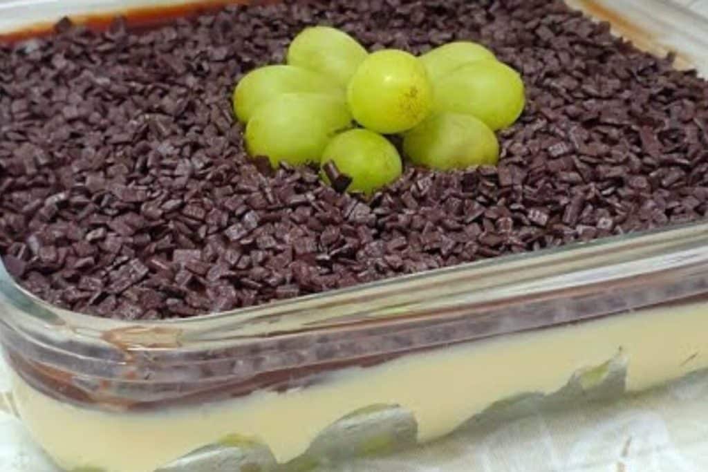 Delícia de uva na travessa