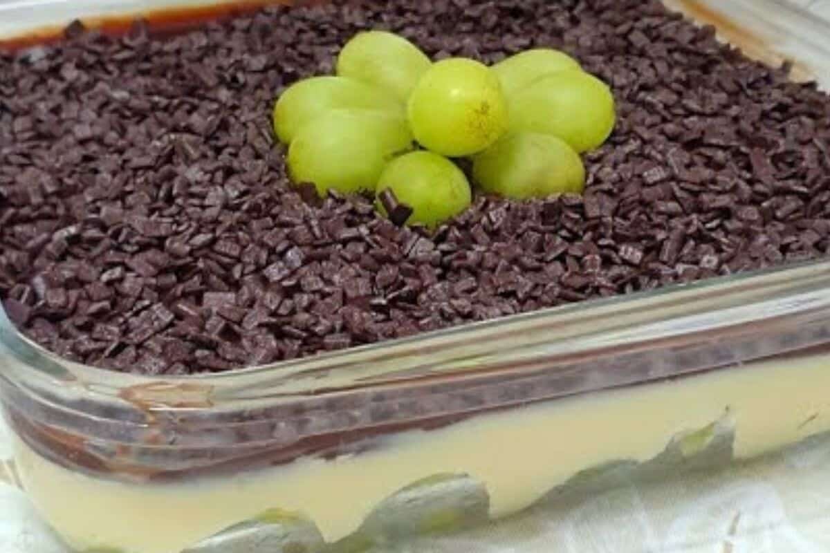 Delícia de uva na travessa