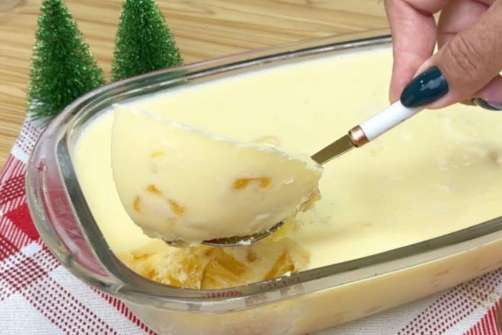 Gelado de abacaxi