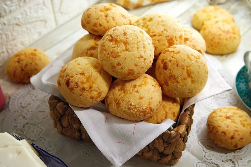Pão de queijo mineiro