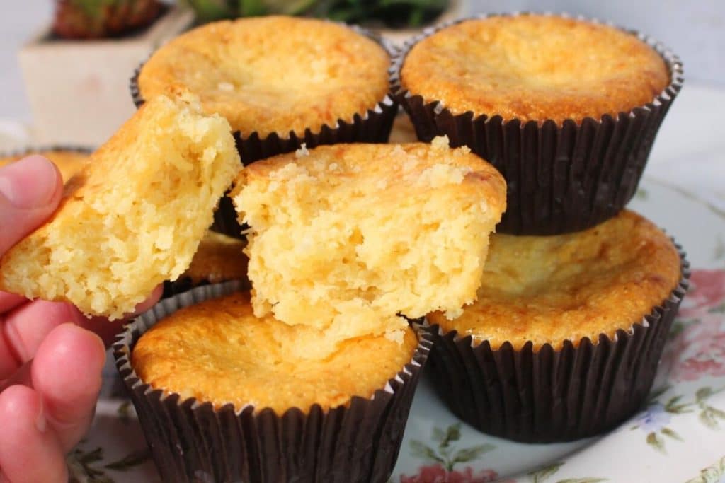 Queijadinha cremosa feita com poucos ingredientes, que fica simplesmente irresistível 22 Queijadinha cremosa