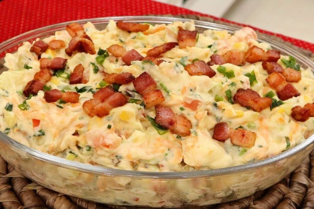 Salada de batata com bacon