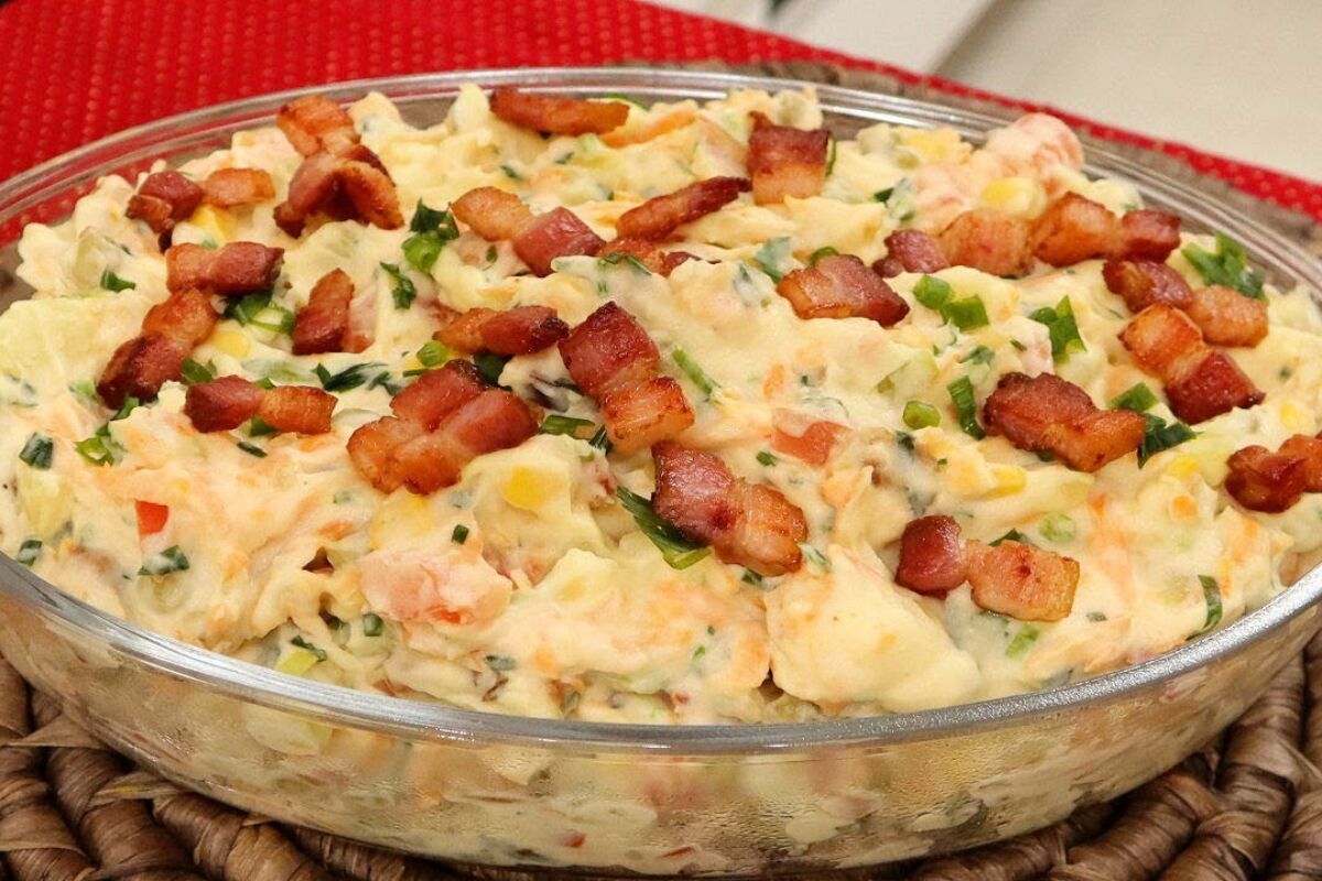 Salada de batata com bacon