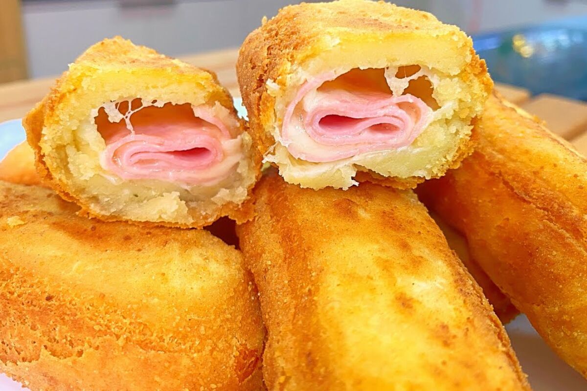 Salgado de presunto e queijo