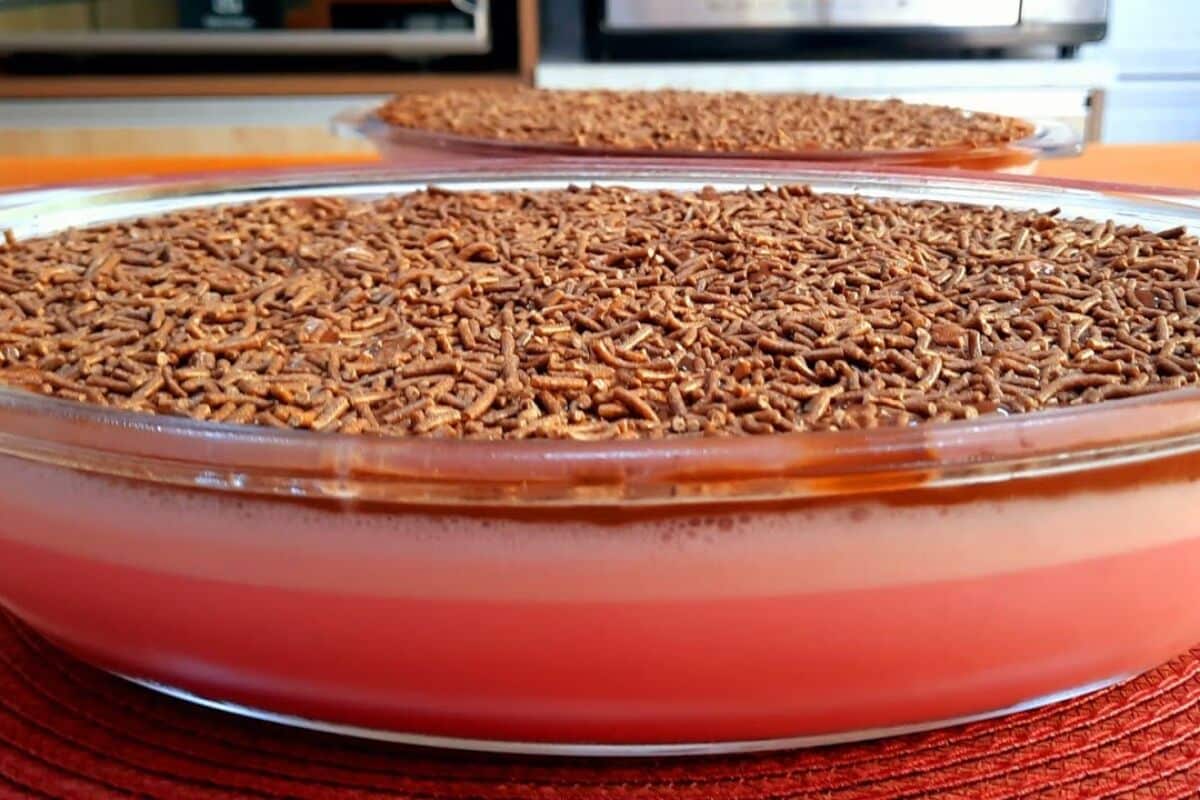 Sobremesa gelada de chocolate