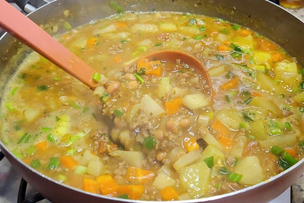 Sopa de legumes com carne