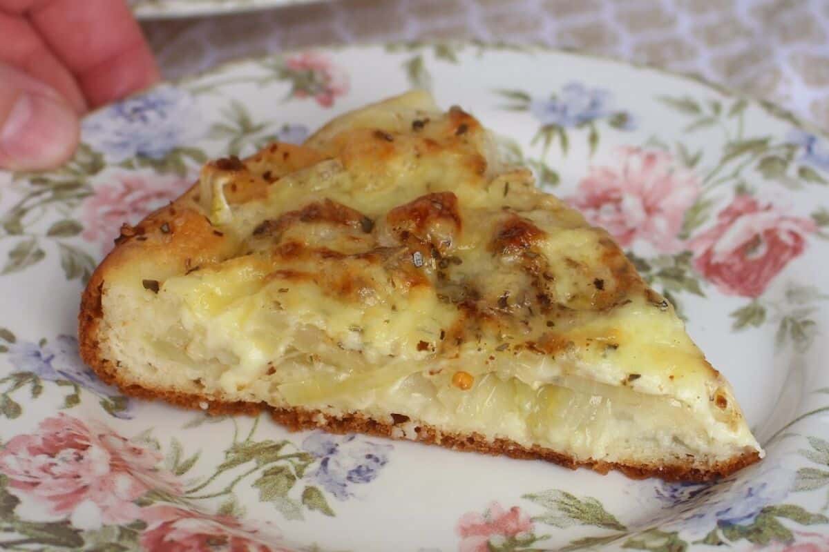 Torta leve de cebola