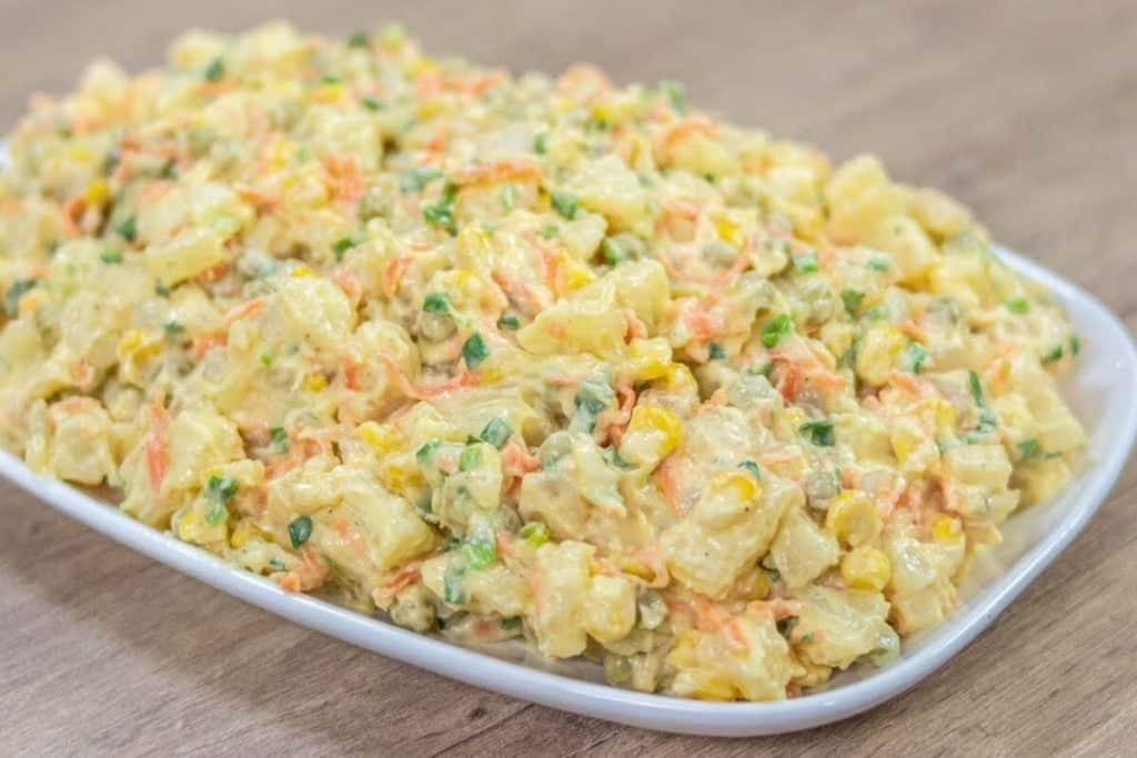 Salada de maionese com mandioca