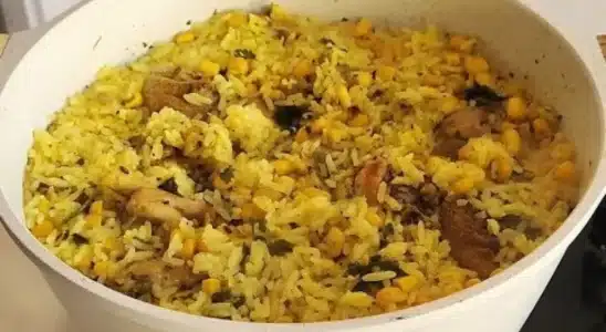 Arroz com frango delicioso feito numa panela só, uma refeição completa ideal para um dia corrido 1 Arroz com frango