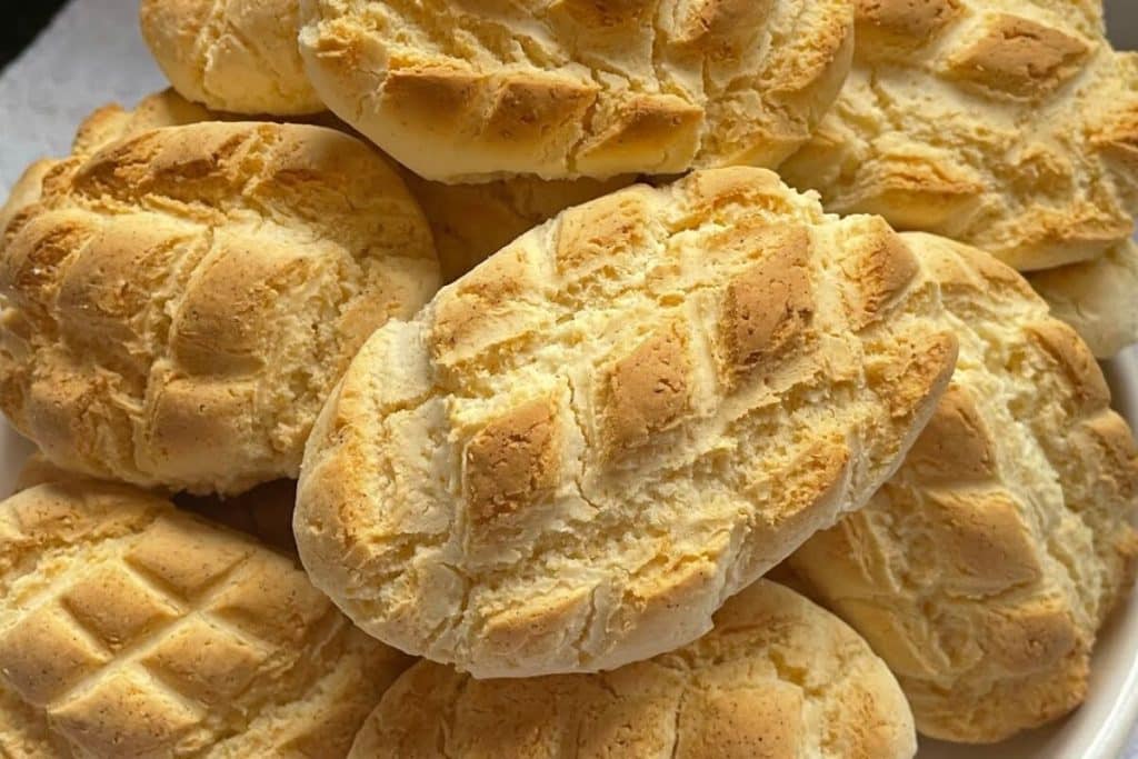 Bolacha de polvilho com leite condensado