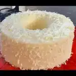Bolo de tapioca granulada com coco, cremoso e fácil de fazer, que vai surpreender a todos 1 Bolo de tapioca granulada