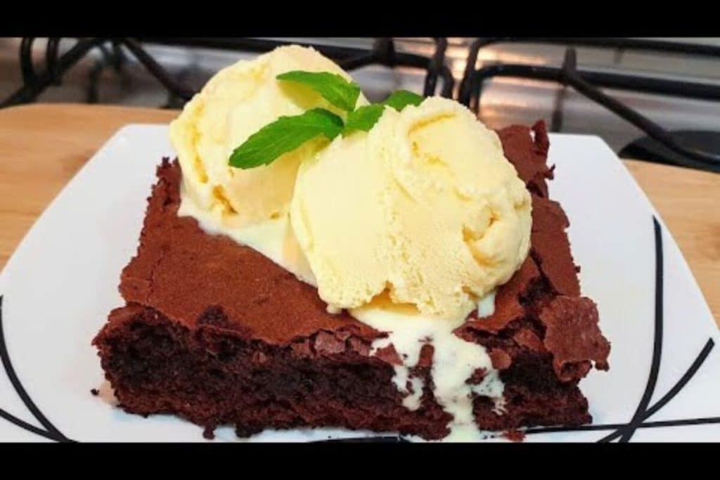 Brownie de chocolate : uma delícia molhadinha que fica com aquela casquinha crocante por cima 120 Brownie de chocolate
