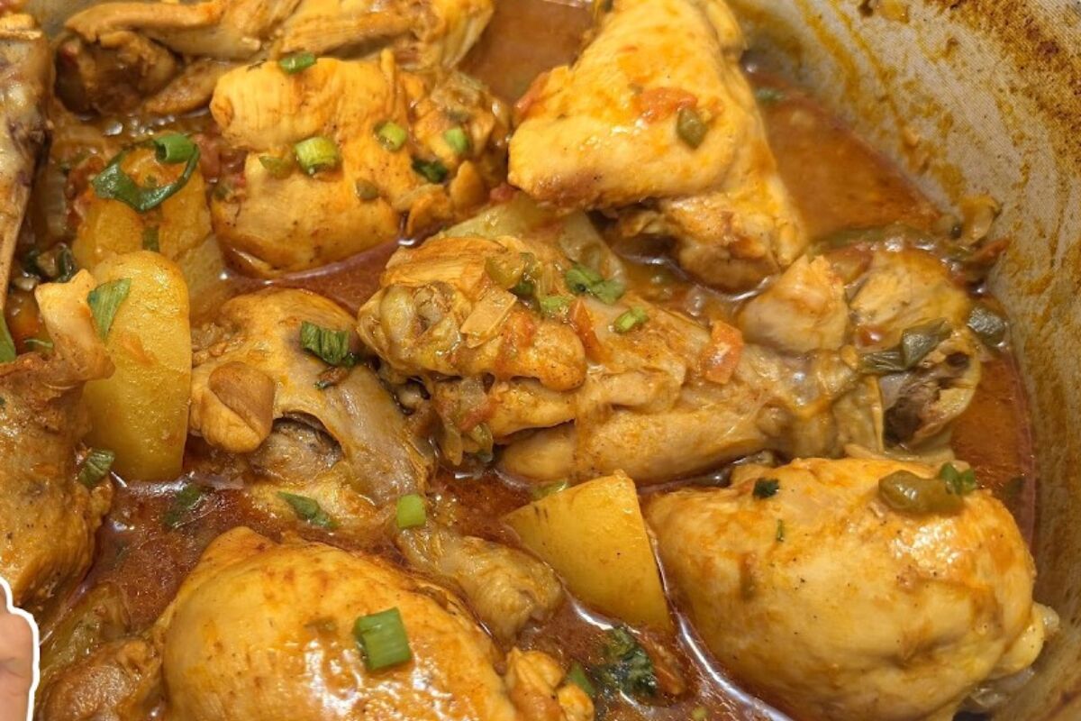 Frango cozido com batata bem temperado e suculento, para você preparar de um jeito fácil e rápido 49 Frango cozido com batata