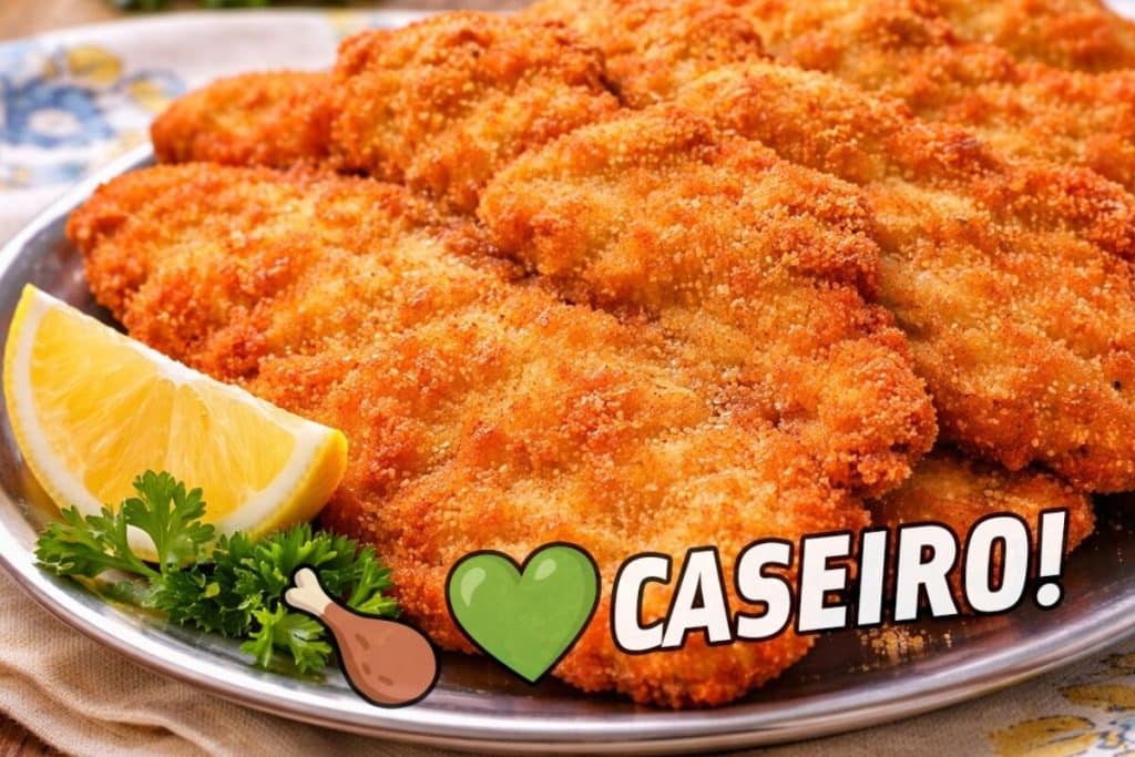 Frango à milanesa: aprenda a deixar o seu filé de frango crocante por fora e suculento por dentro 42 Frango à milanesa