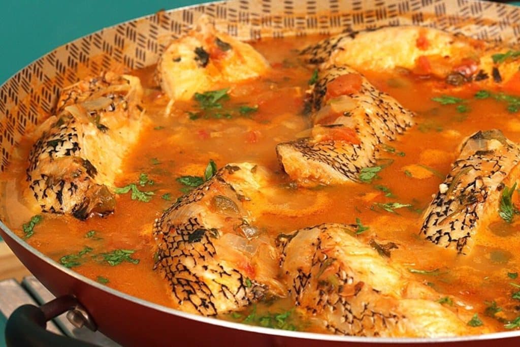 Moqueca de peixe com pirão que fica com um sabor delicioso, para agradar quem você ama 72 Moqueca de peixe
