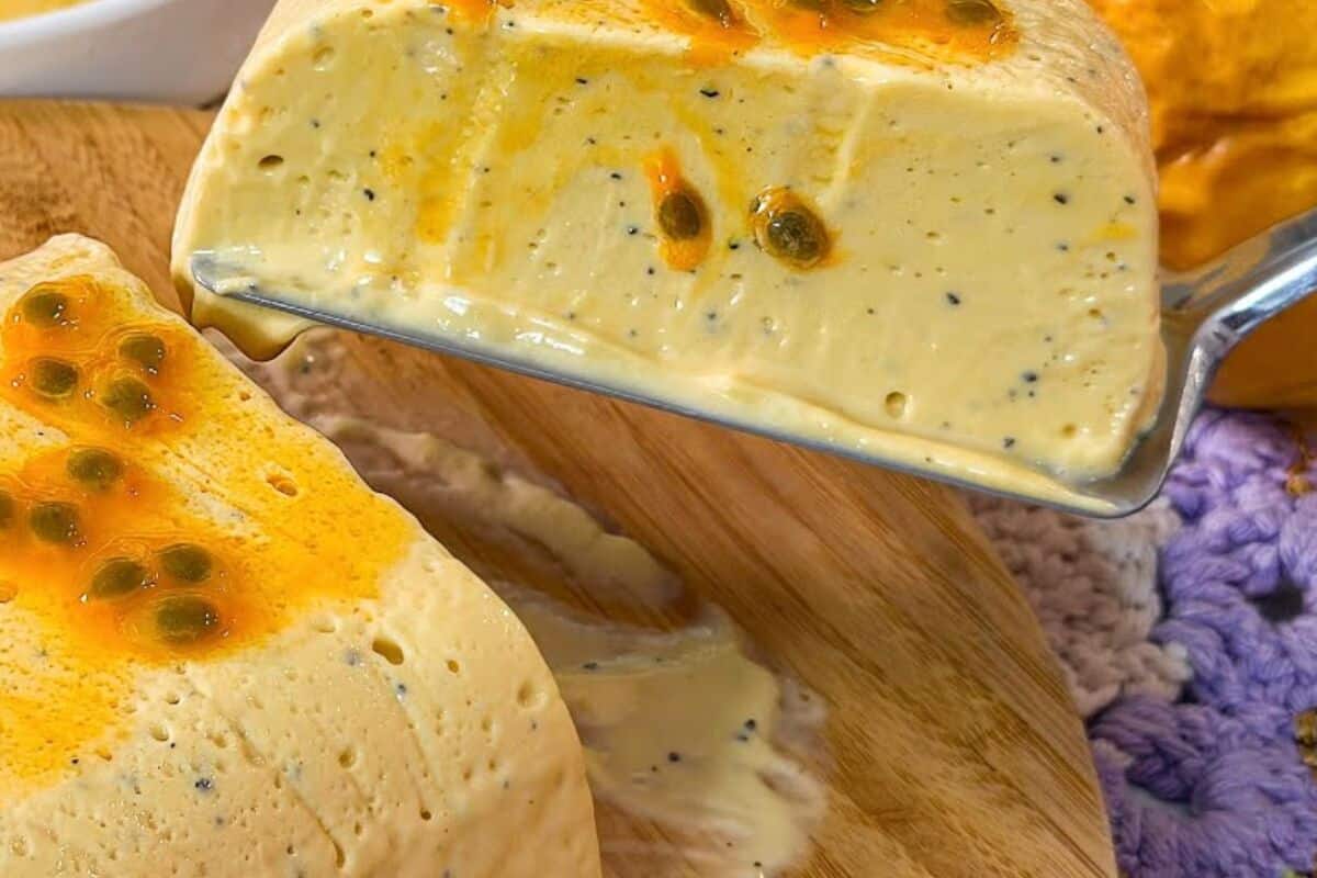 Mousse de maracujá de corte: uma sobremesa surpreendente feita sem usar gelatina para servir em pedaços 161 Mousse de maracujá de corte