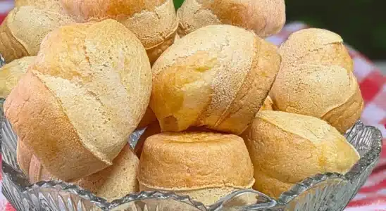 Pão de queijo de padaria bem sequinho por fora e super macio por dentro, para o seu café da manhã 4 Pão de queijo de padaria