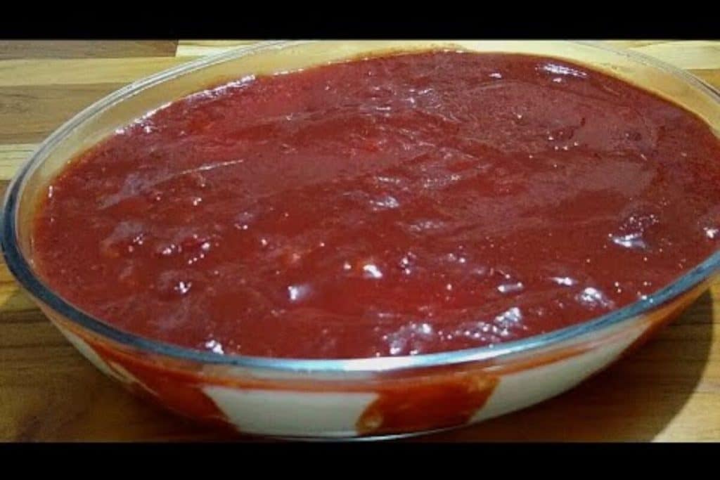 Sobremesa de queijo com goiabada