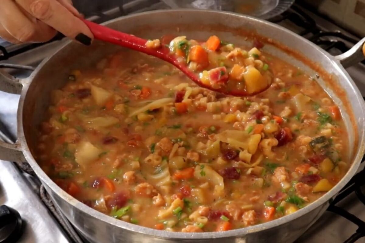 Sopa de feijão com aquele gostinho de comida de mãe, para aquecer a família nos dias mais frios 171 Sopa de feijão