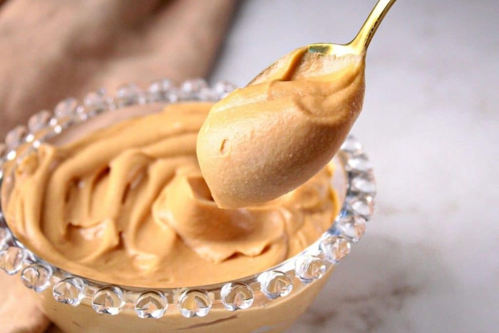 Recheio de caramelo com uma textura perfeita e muito brilho, para você arrasar nos seus bolos e tortas 172 Recheio de caramelo