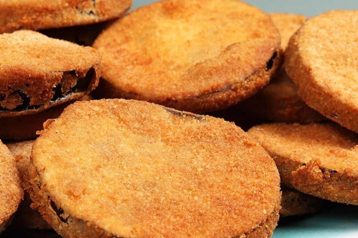 Berinjela a milanesa super sequinha e crocante feita com um empanado especial e muito fácil 41 Berinjela à milanesa