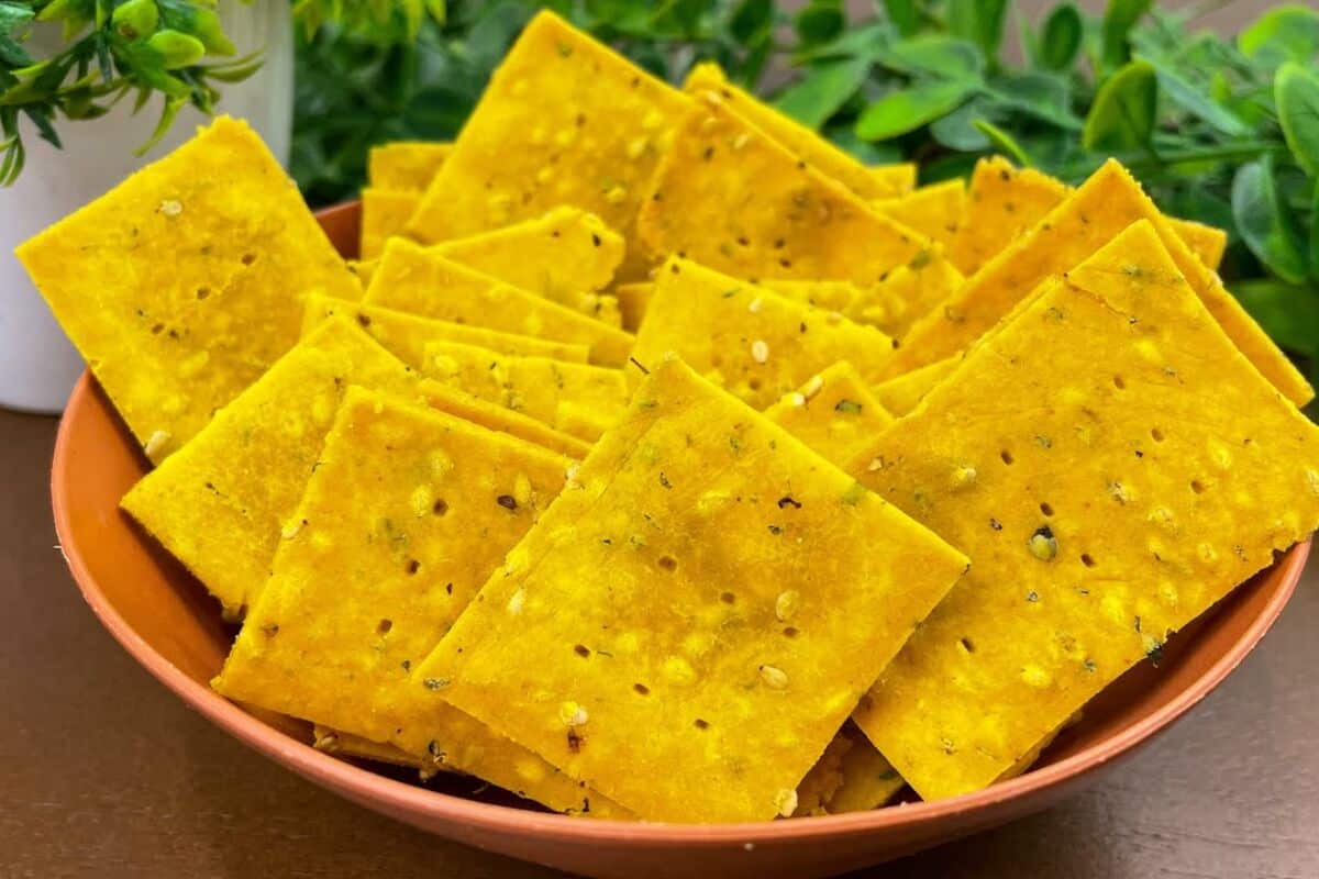 Biscoito salgado sem glúten feito também sem leite e sem ovo, um petisco leve e saudável 108 Biscoito salgado sem glúten