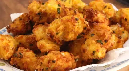 Bolinho de arroz crocante por fora e macio por dentro, para você aproveitar as sobras de ontem 2 Bolinho de arroz crocante