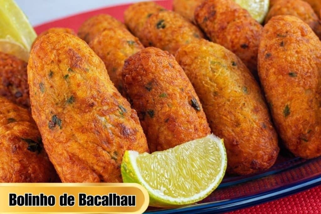 Bolinho de bacalhau tradicional e saboroso, bem sequinho por fora e muito macio por dentro 164 Bolinho de bacalhau