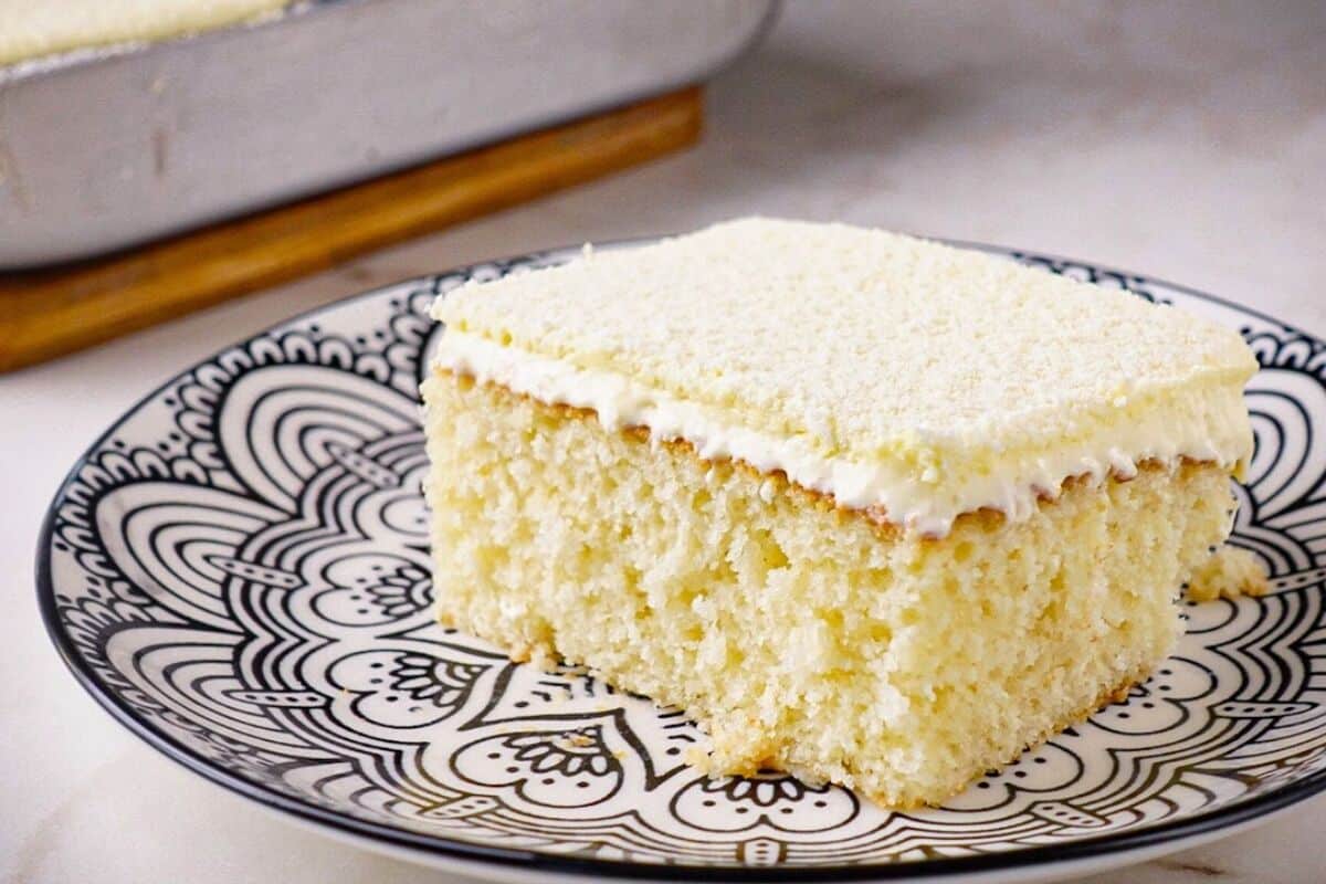 Bolo gelado de Ninho feito em duas etapas, que fica extremamente molhadinho e derrete na boca 109 Bolo gelado de Ninho