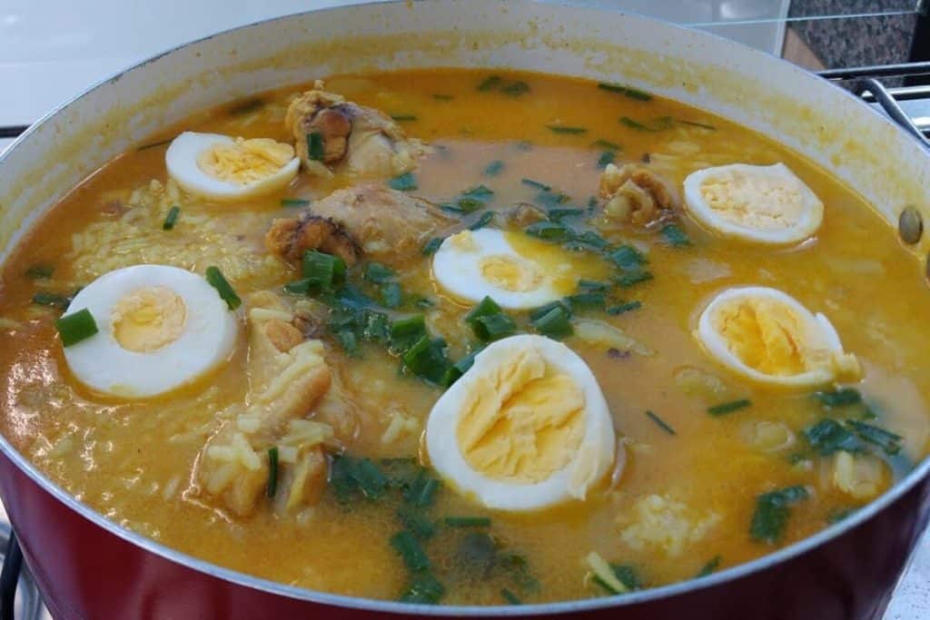 Canja de galinha cremosa bem quentinha e com um tempero caseiro incrível, ideal para o jantar da família 60 Canja de galinha cremosa