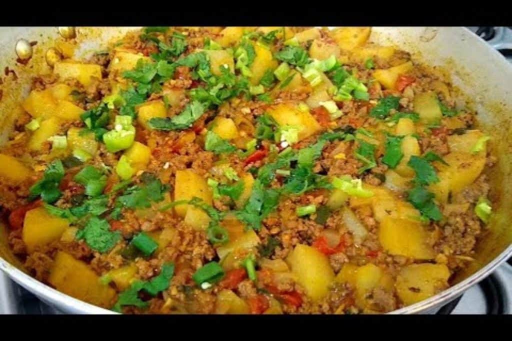 Carne moída com batata