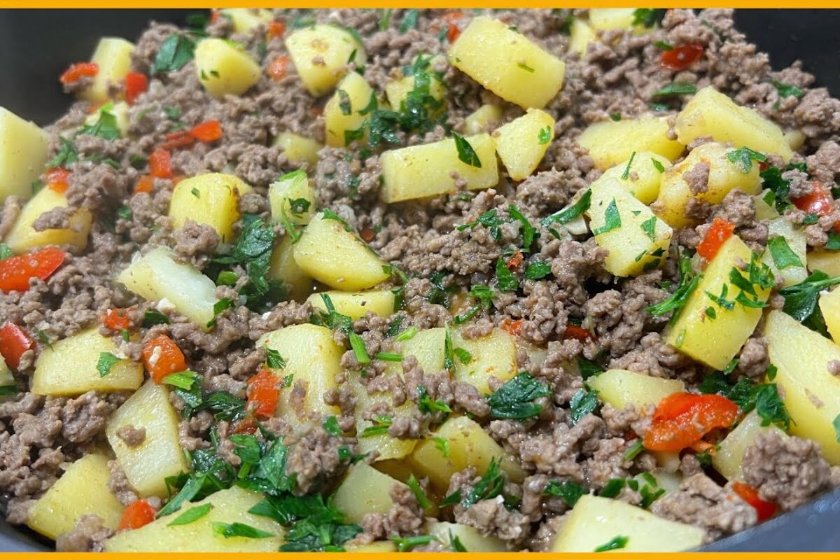 Carne moída com batatas