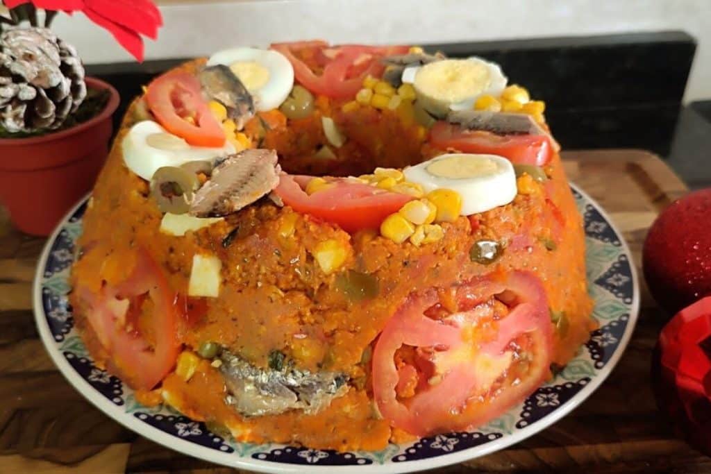 Cuscuz paulista tradicional bem decorado e saboroso, para ser o prato principal e arrasar 22 Cuscuz paulista
