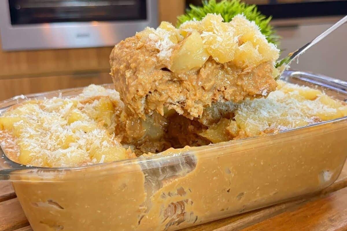 Gelado cremoso de abacaxi feito com ingredientes simples, uma sobremesa refrescante e deliciosa 180 Gelado cremoso de abacaxi
