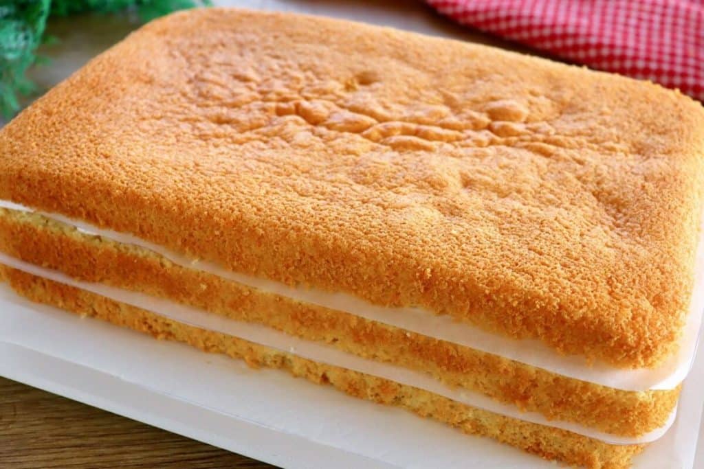 Pão de ló profissional que fica grandão e muito fofinho, com a massa perfeita para você rechear e decorar 8 Pão de ló profissional