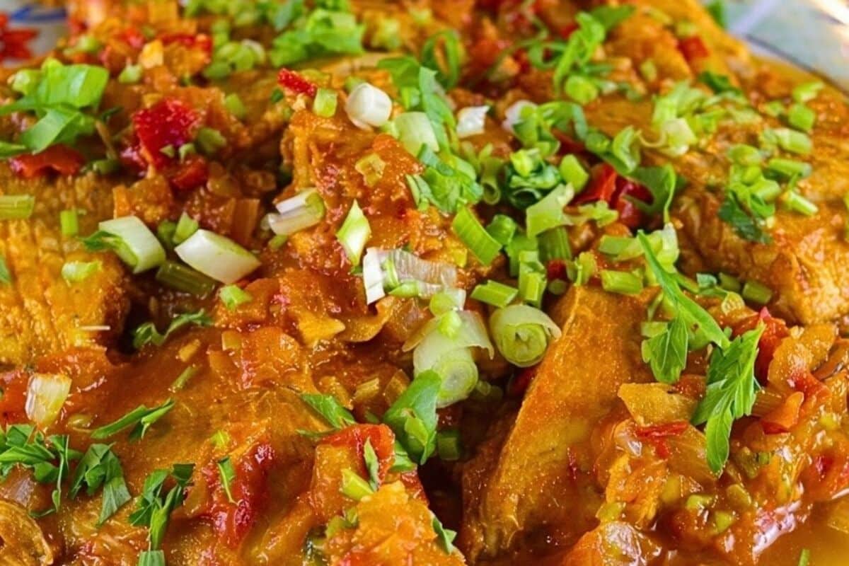 Peixe ao molho de tomate