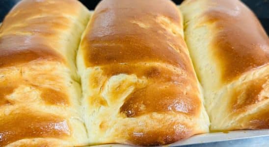 Pão caseiro com creme de leite