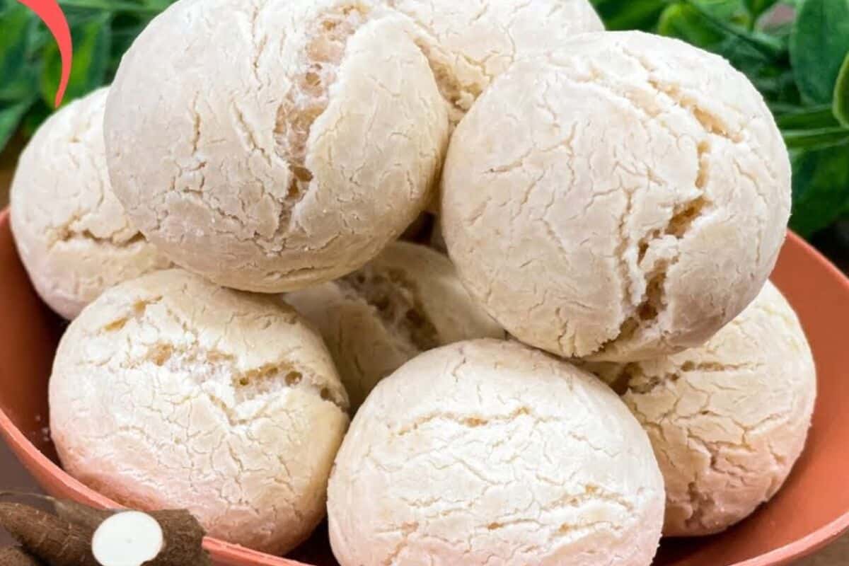 Pão de queijo com massa de mandioca