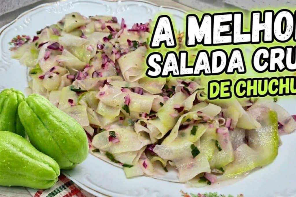 Salada de chuchu cru super refrescante e muito bem temperada, para você fazer de um jeito rápido 124 Salada de chuchu cru