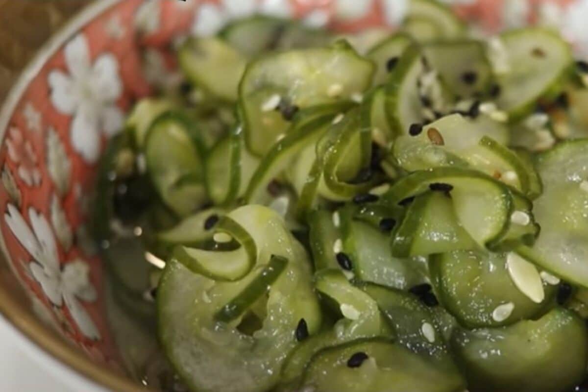 Salada japonesa de pepino com aquele toque agridoce maravilhoso e bem refrescante 11 Salada japonesa de pepino