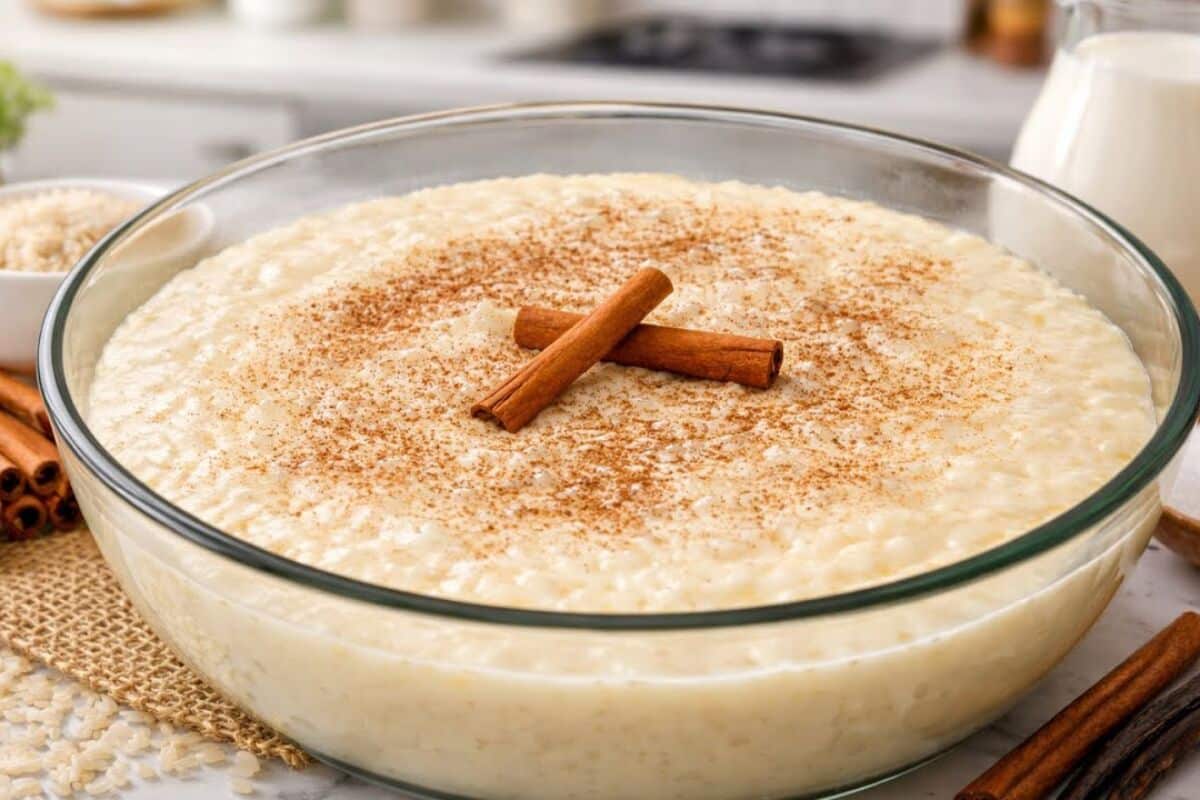 Arroz doce tradicional bem cremoso e com aquele toque acolhedor de receita de vó 1 Arroz doce