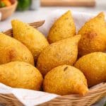 Bolinho de aipim com carne moída