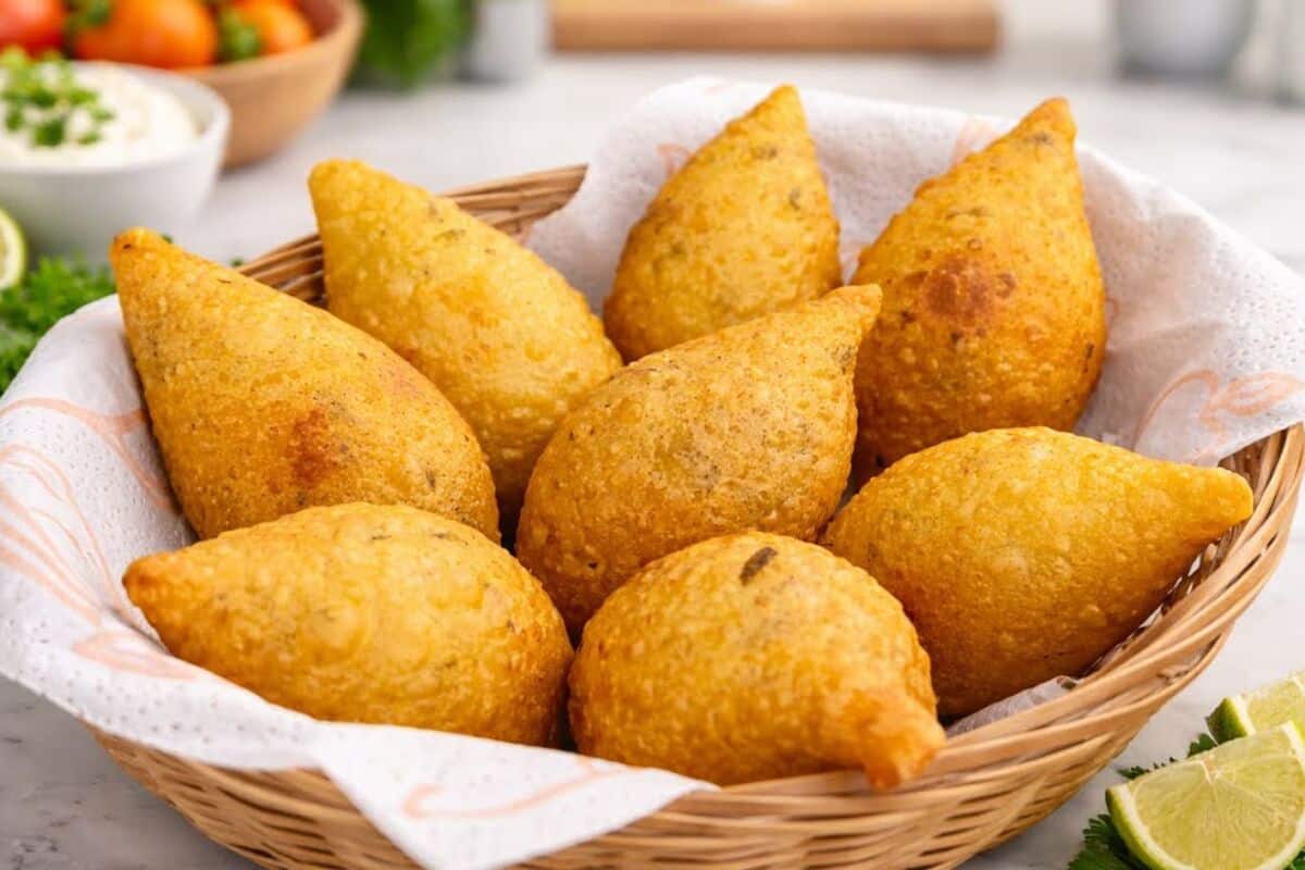 Bolinho de aipim com carne moída super sequinho e bem recheado, que a família vai amar 79 Bolinho de aipim com carne moída