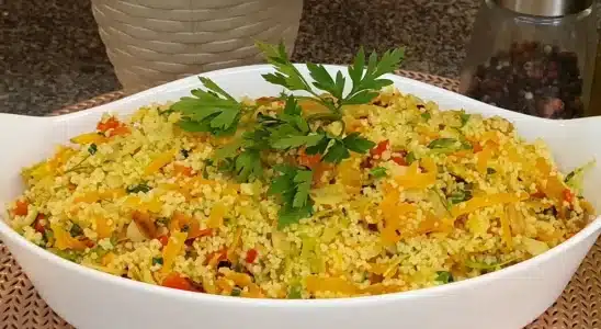 Cuscuz marroquino com vegetais bem coloridos, um acompanhamento sofisticado e muito rápido 1 Cuscuz marroquino