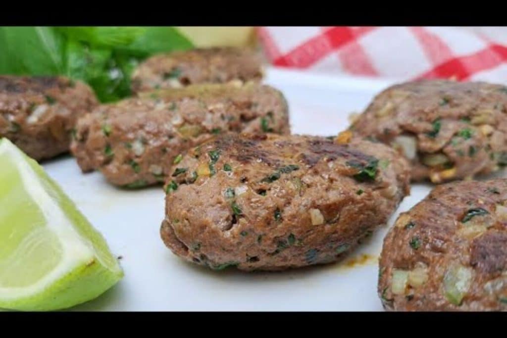 Kafta de carne moída na frigideira muito suculenta e bem temperada, um prato delicioso 32 Kafta de carne moída