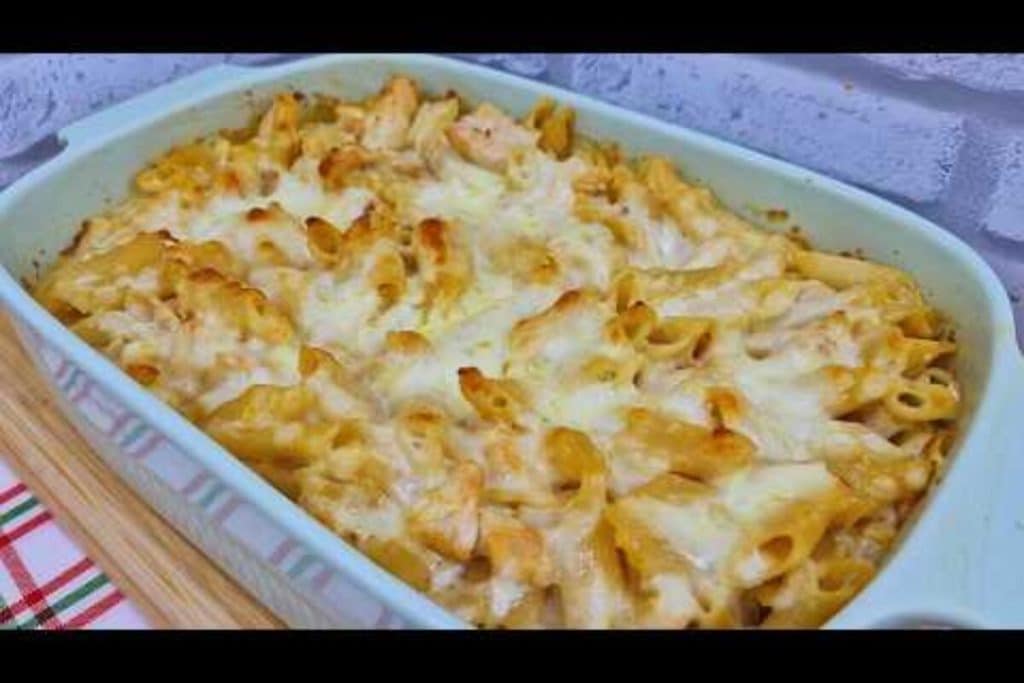 Macarrão gratinado com frango bem queijudo e com um molho divino, uma refeição incrível 48 Macarrão gratinado com frango