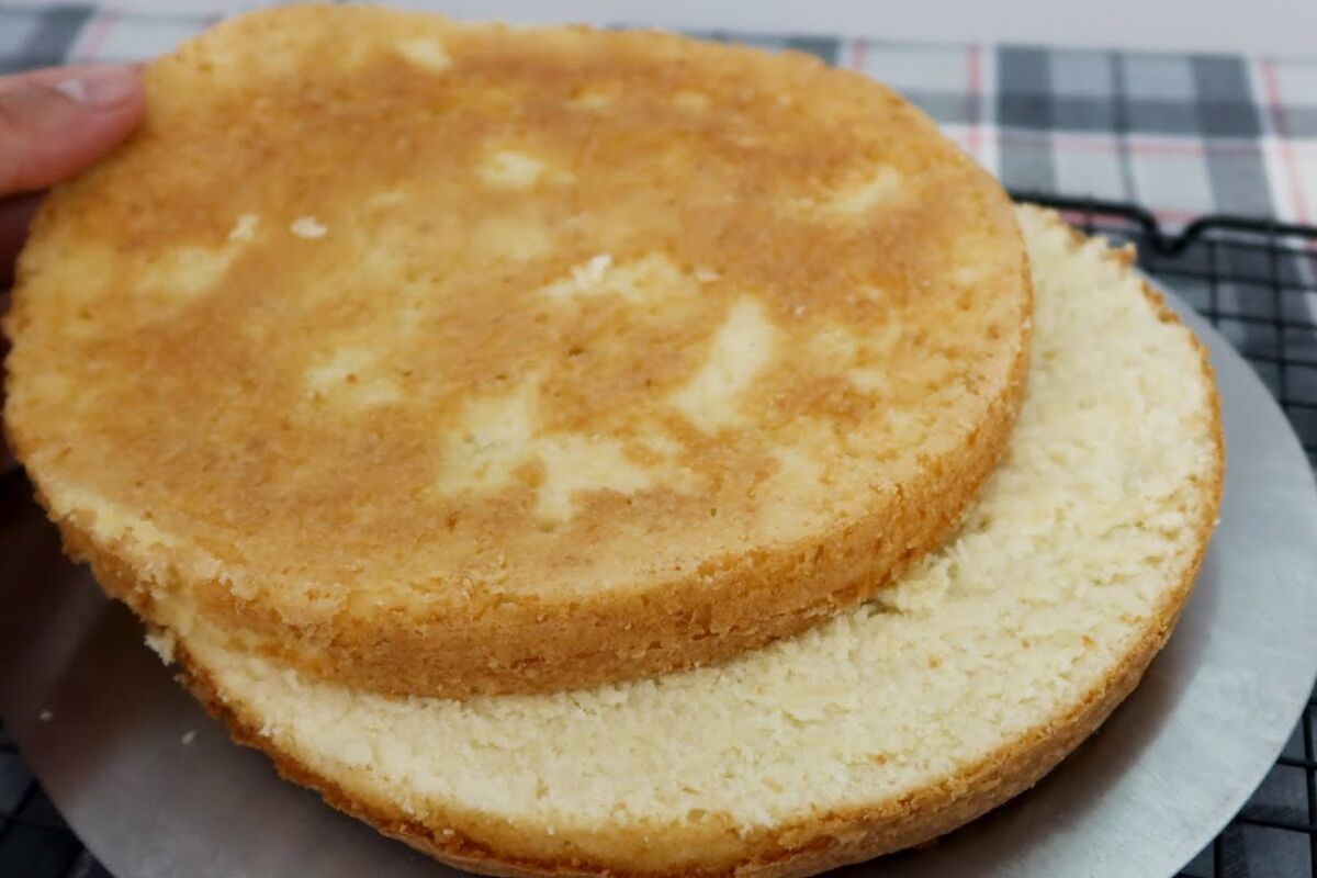 Massa de bolo de aniversário fofinha feita com praticidade e rapidez para receber o seu recheio preferido 41 Massa de bolo de aniversário