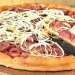 Pizza caseira muito recheada e saborosa, para gastar pouco e fazer a alegria de toda a família 1 Pizza caseira