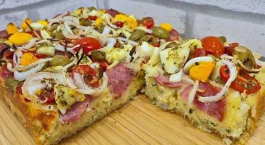 Torta portuguesa com massa de iogurte